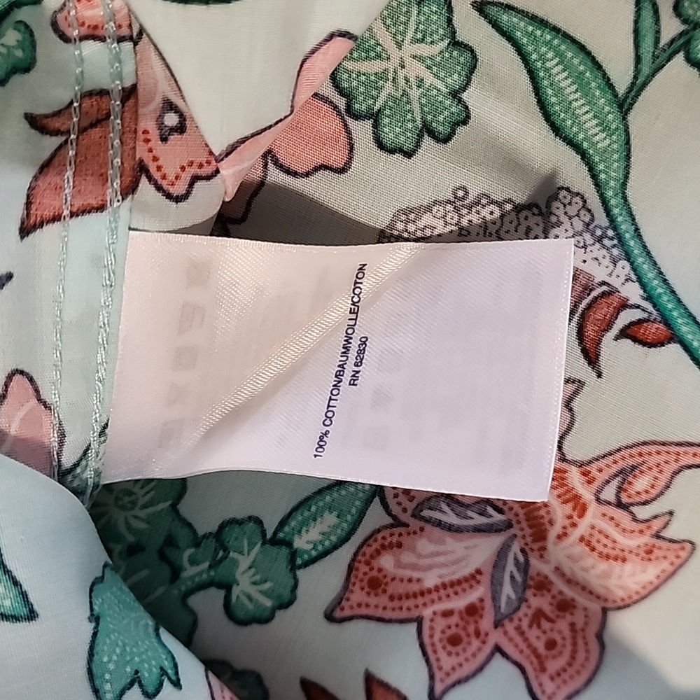 🦩 Lands End no iron supima 3/4 sleeve Top 🦩 - Picture 3 of 5